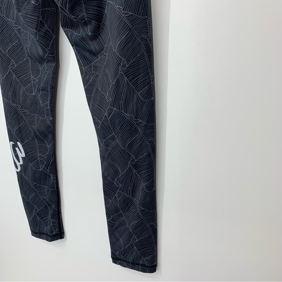 Wela Honolulu Hawaii Black Gray Tropical Palm Athletic Leggings Size Medium - Picture 11 of 16
